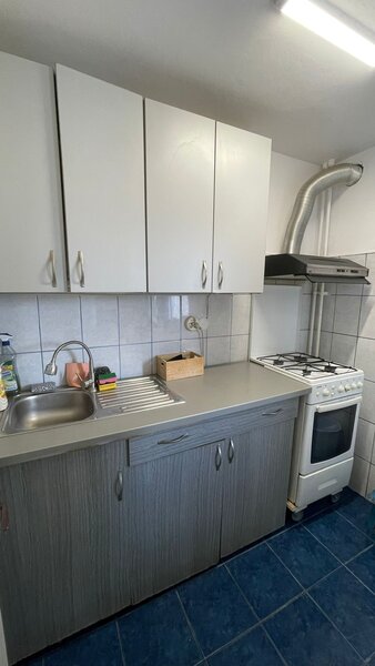 Drumul Taberei, Piata Moghioros,